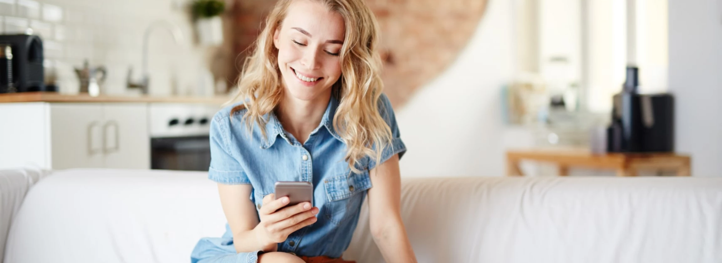 young girl messaging