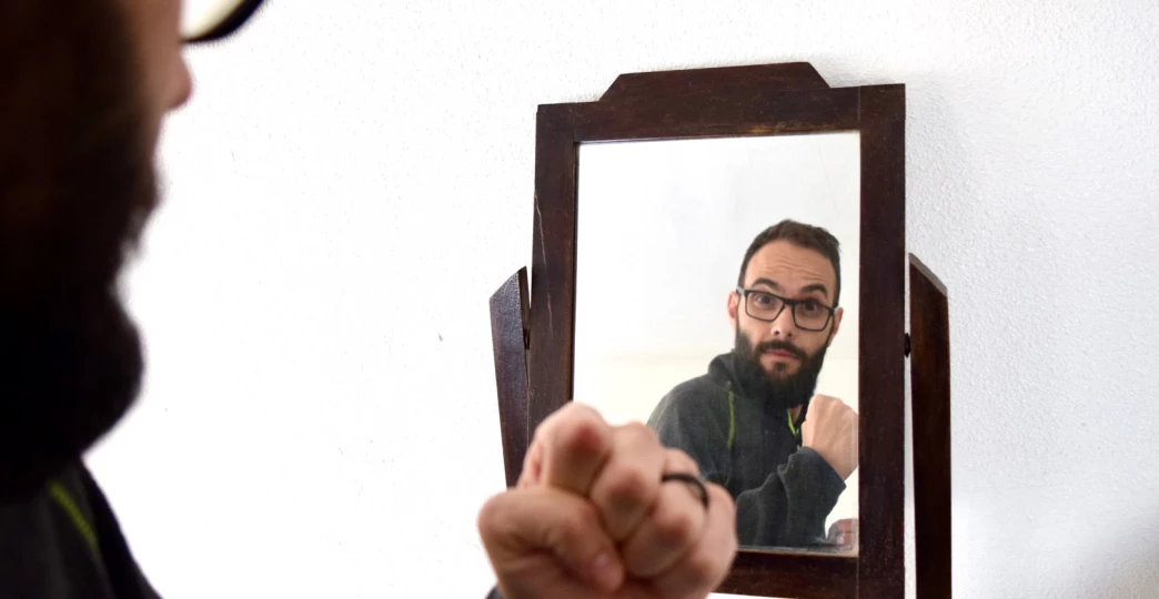 How to Deal With a Narcissist
